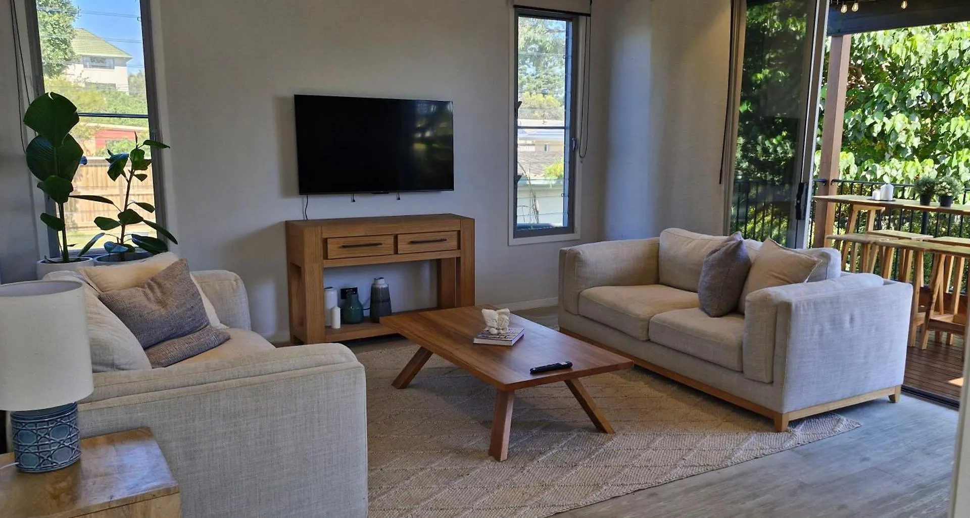 Golden Beachfront Holiday Home 0*, Golden Beach Australia